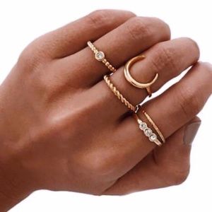 NWOT Crescent Moon Ring Set